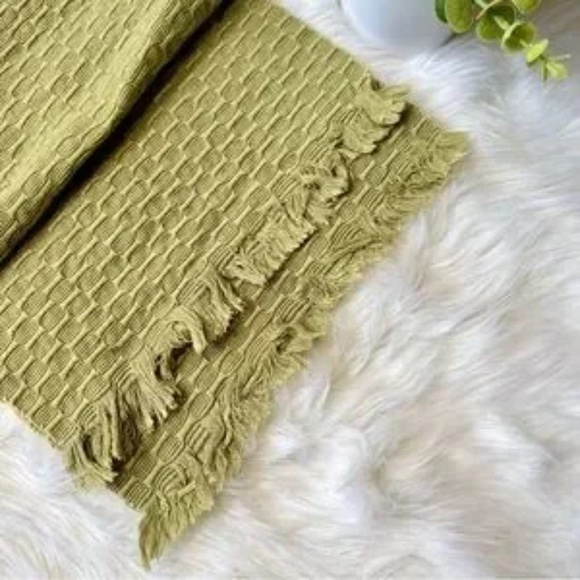 Basket Weave Olive Green Textured Cotton Table Runner with Fringe Edges - Picture 2 of 3